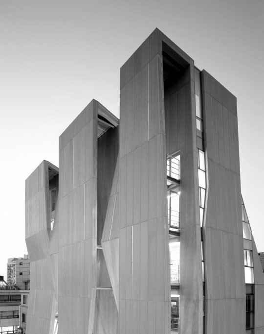 Archillect ID 382721