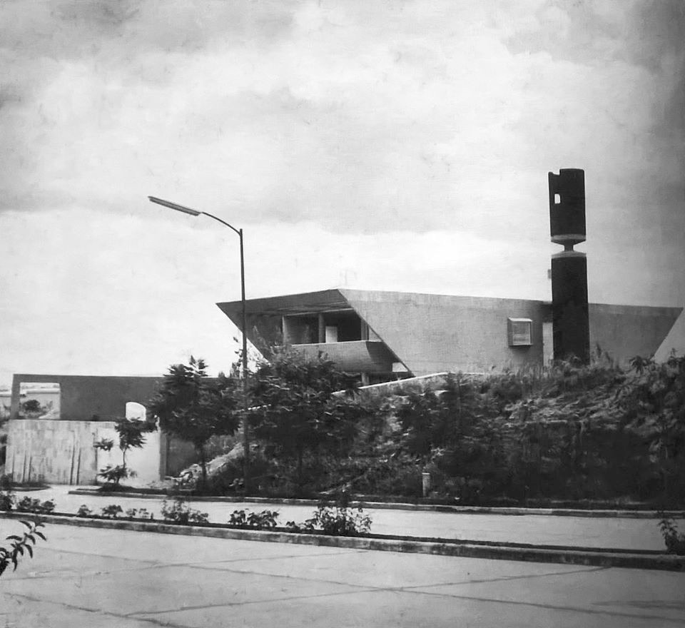 Archillect ID 382885