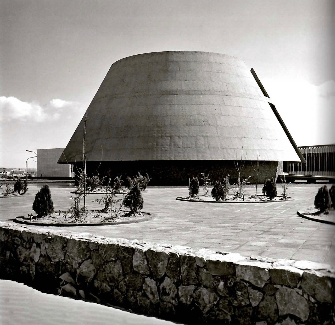 Archillect ID 382899