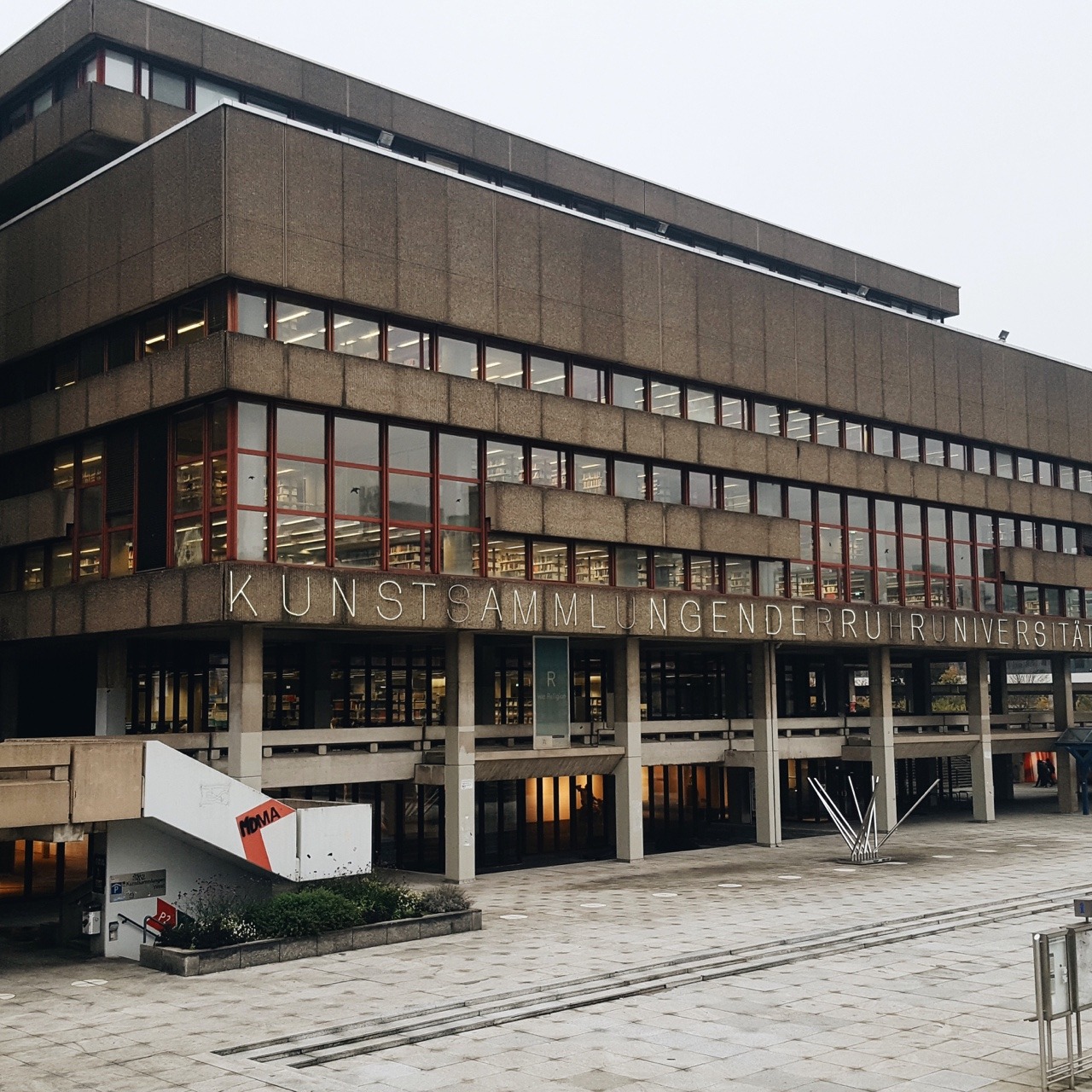 Archillect ID 382982