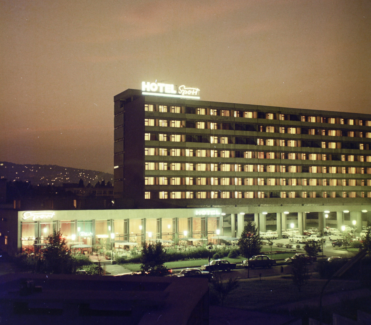 Archillect ID 383045