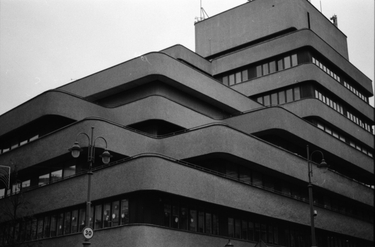 Archillect ID 383048