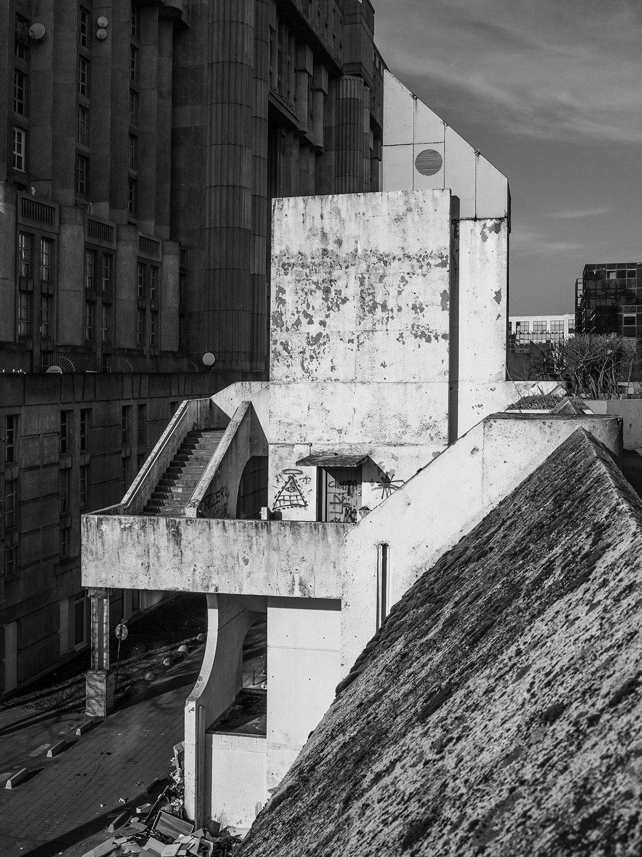 Archillect ID 383072