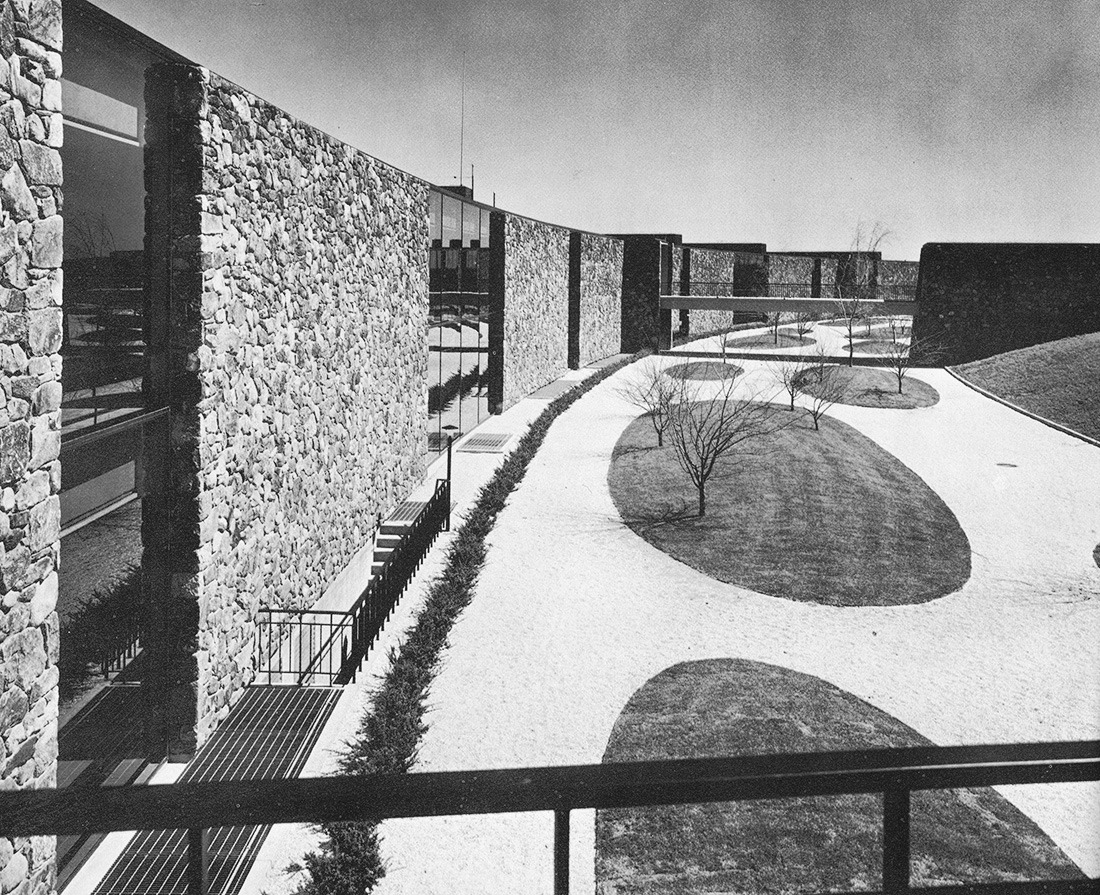 Archillect ID 383155