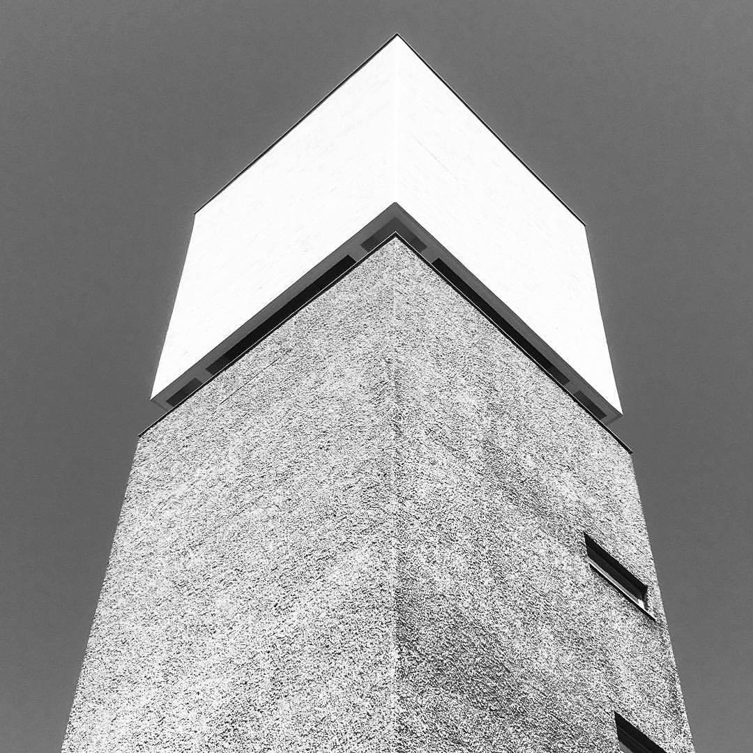 Archillect ID 383174