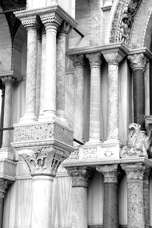 Archillect ID 383299