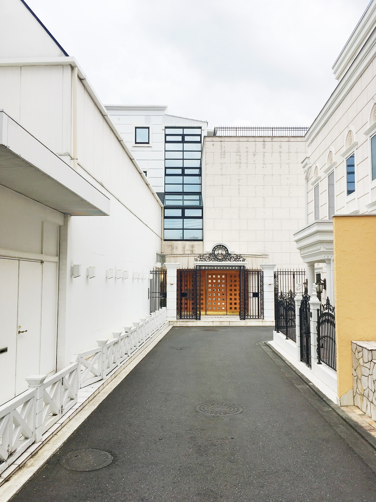 Archillect ID 383324