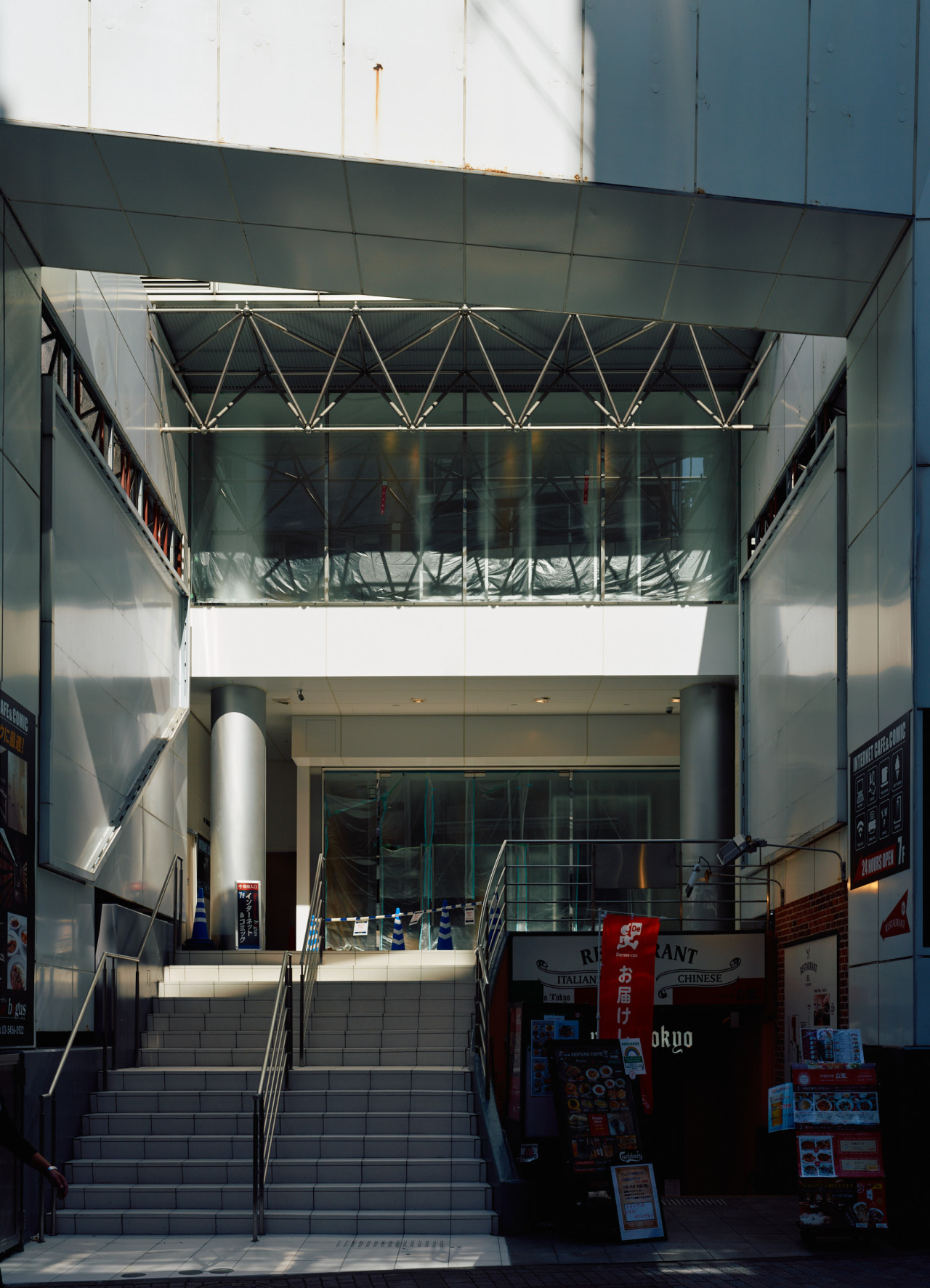 Archillect ID 383328