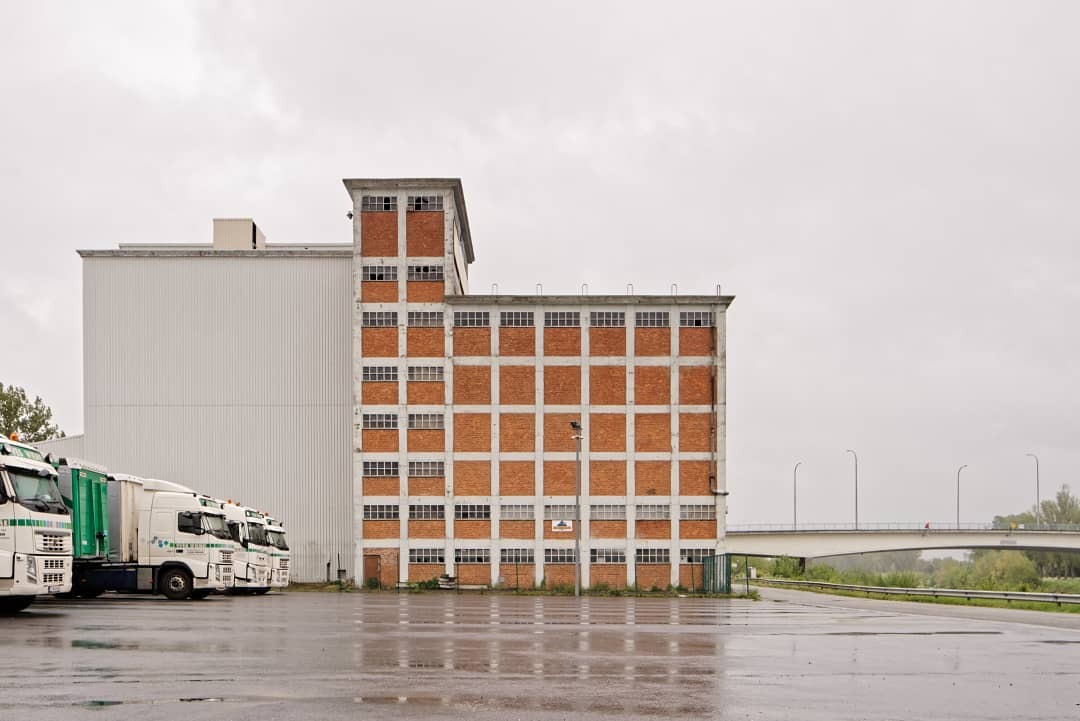 Archillect ID 383343