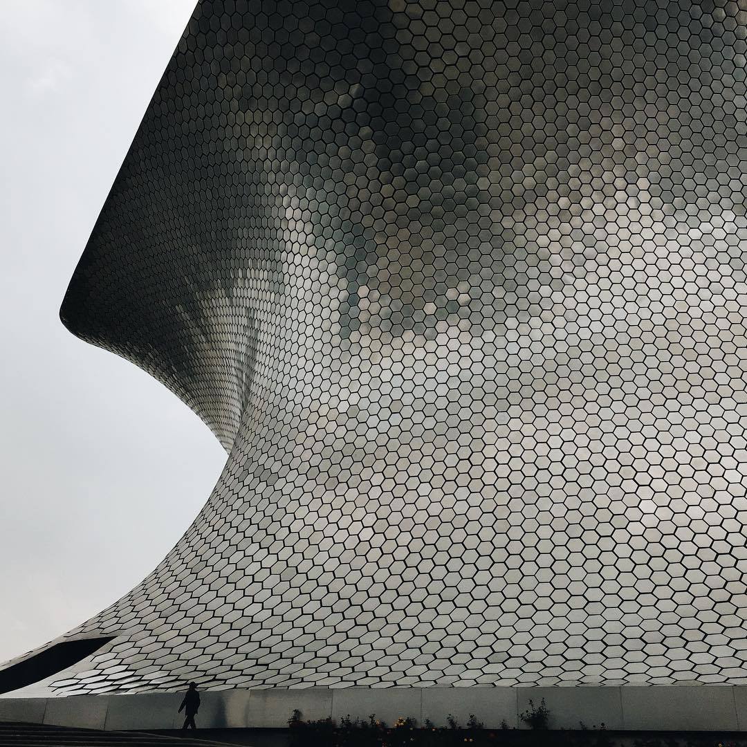 Archillect ID 383360