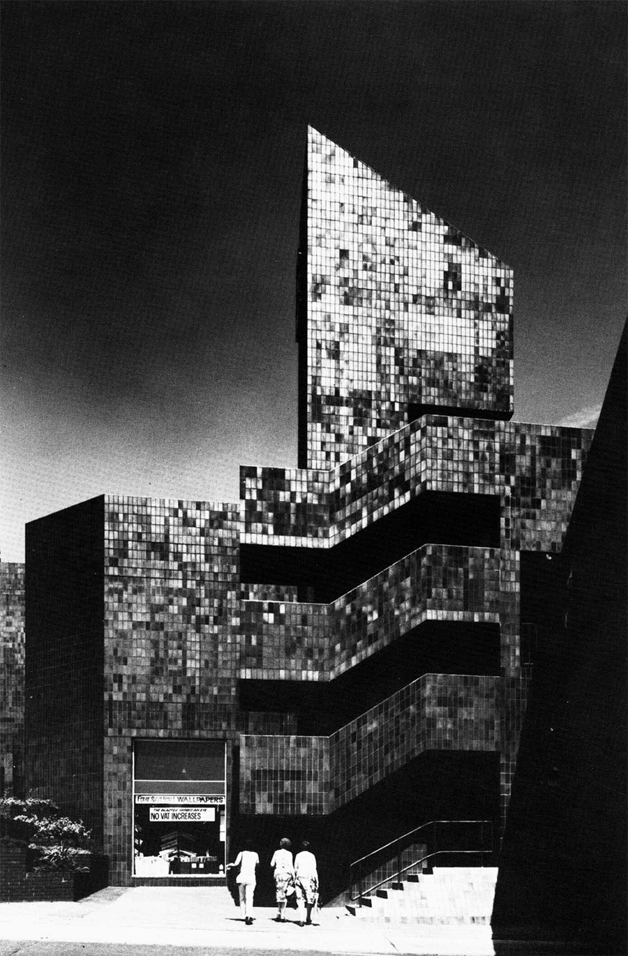 Archillect ID 383415