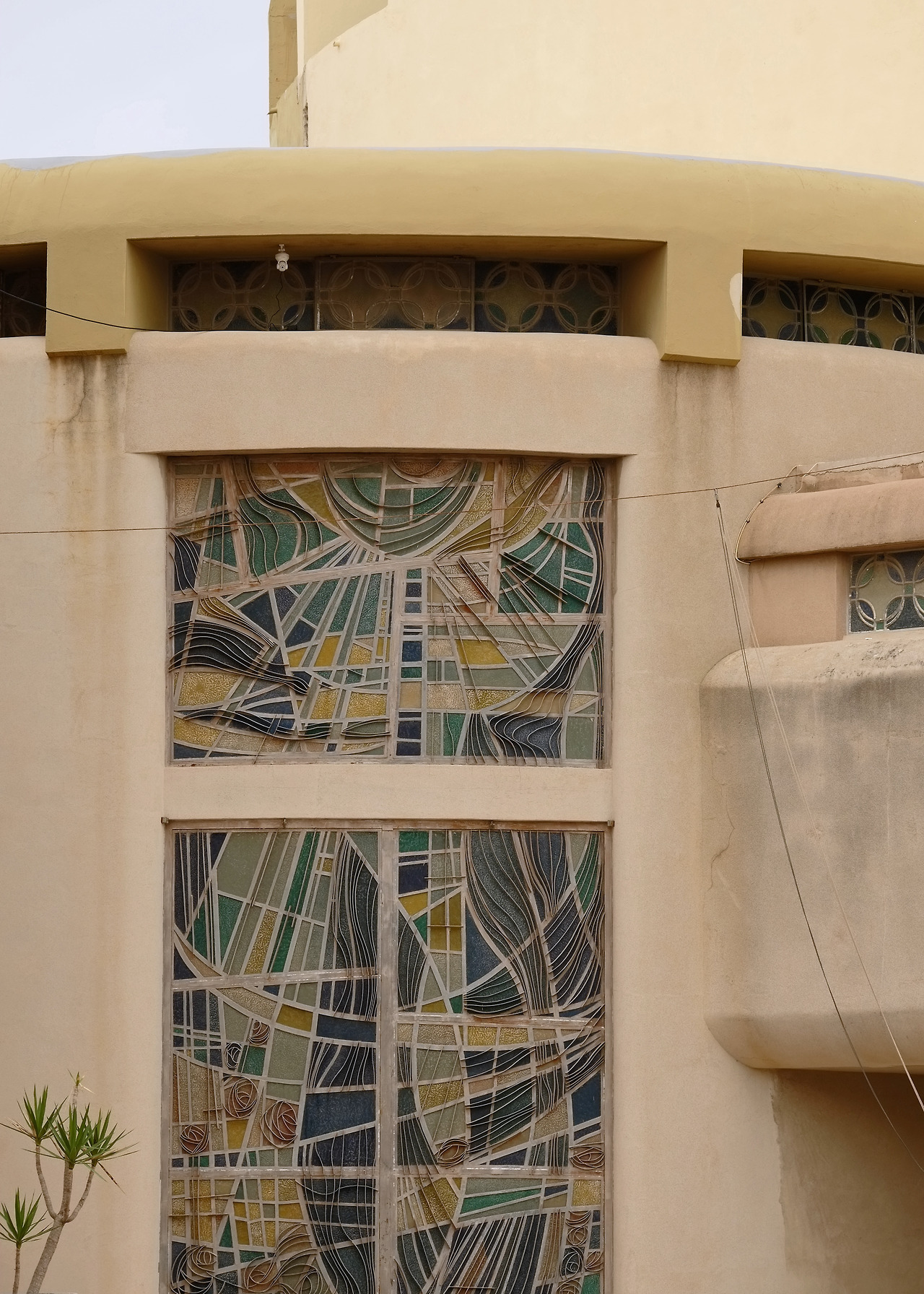 Archillect ID 383419