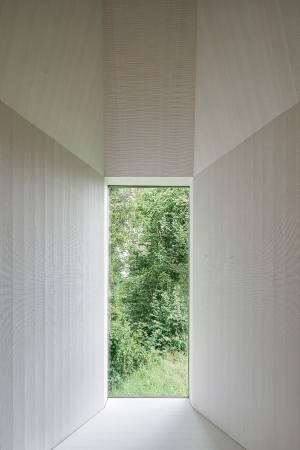 Archillect ID 383477