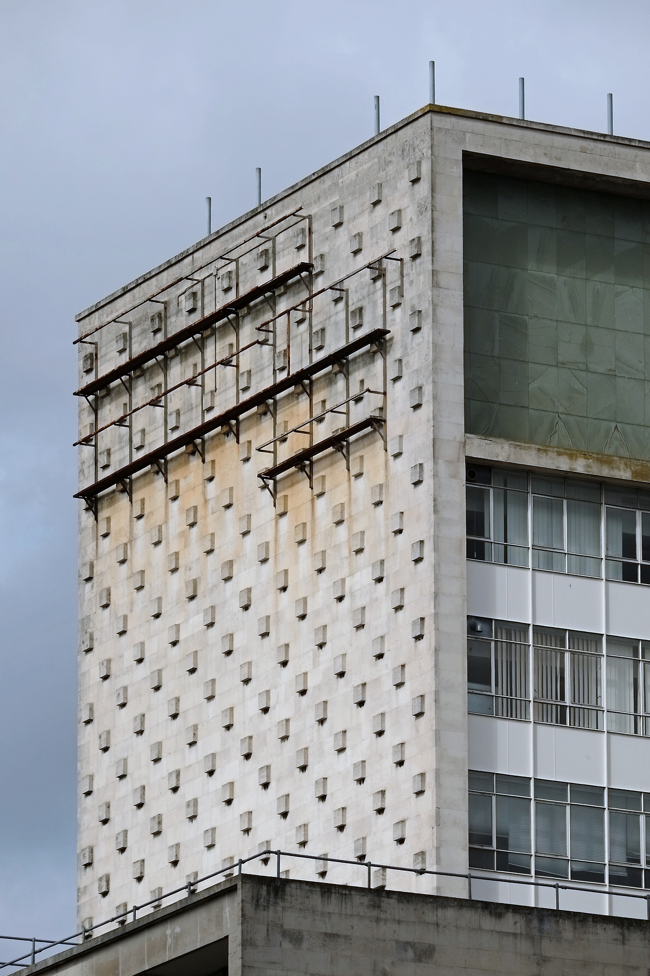 Archillect ID 383492