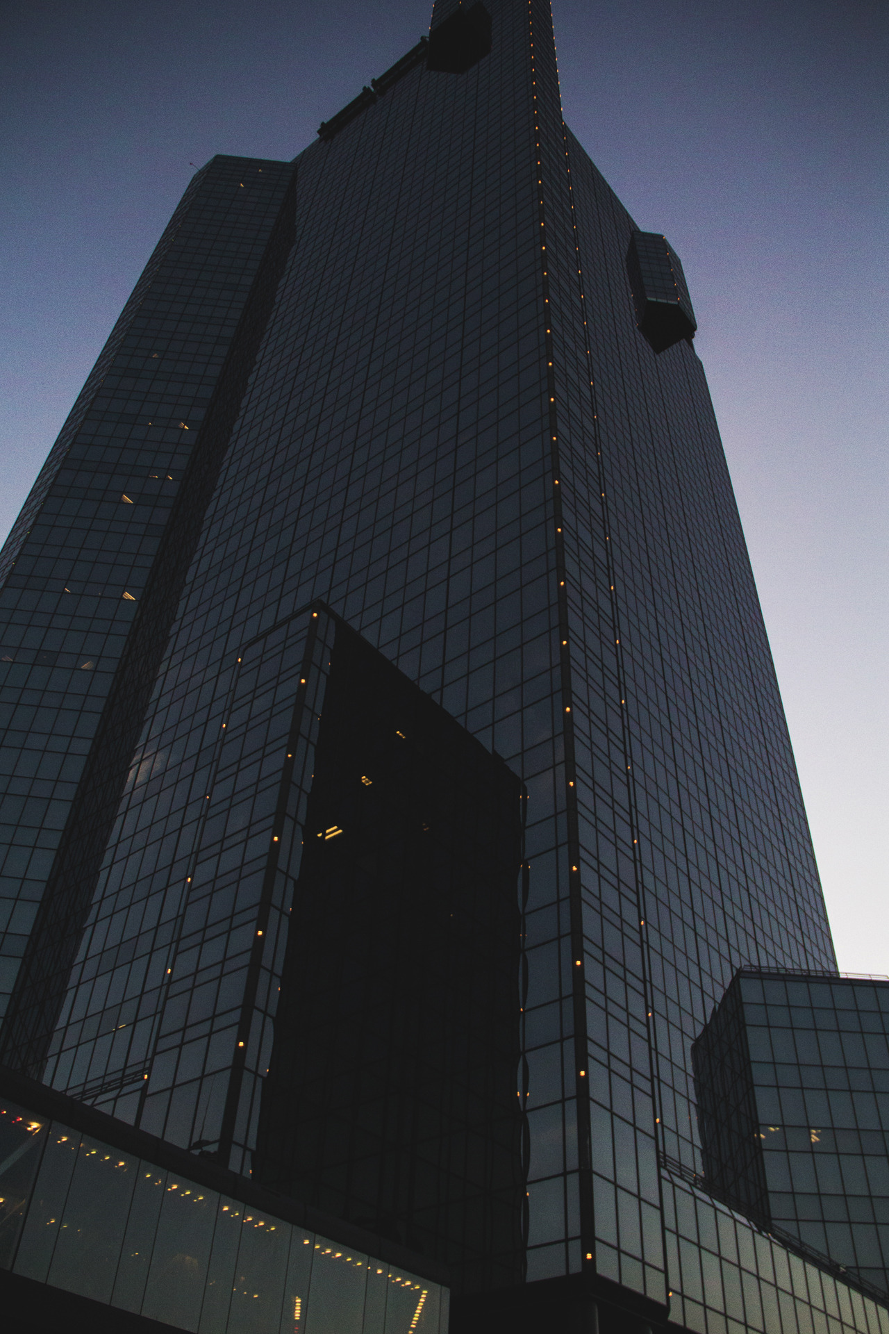 Archillect ID 383759