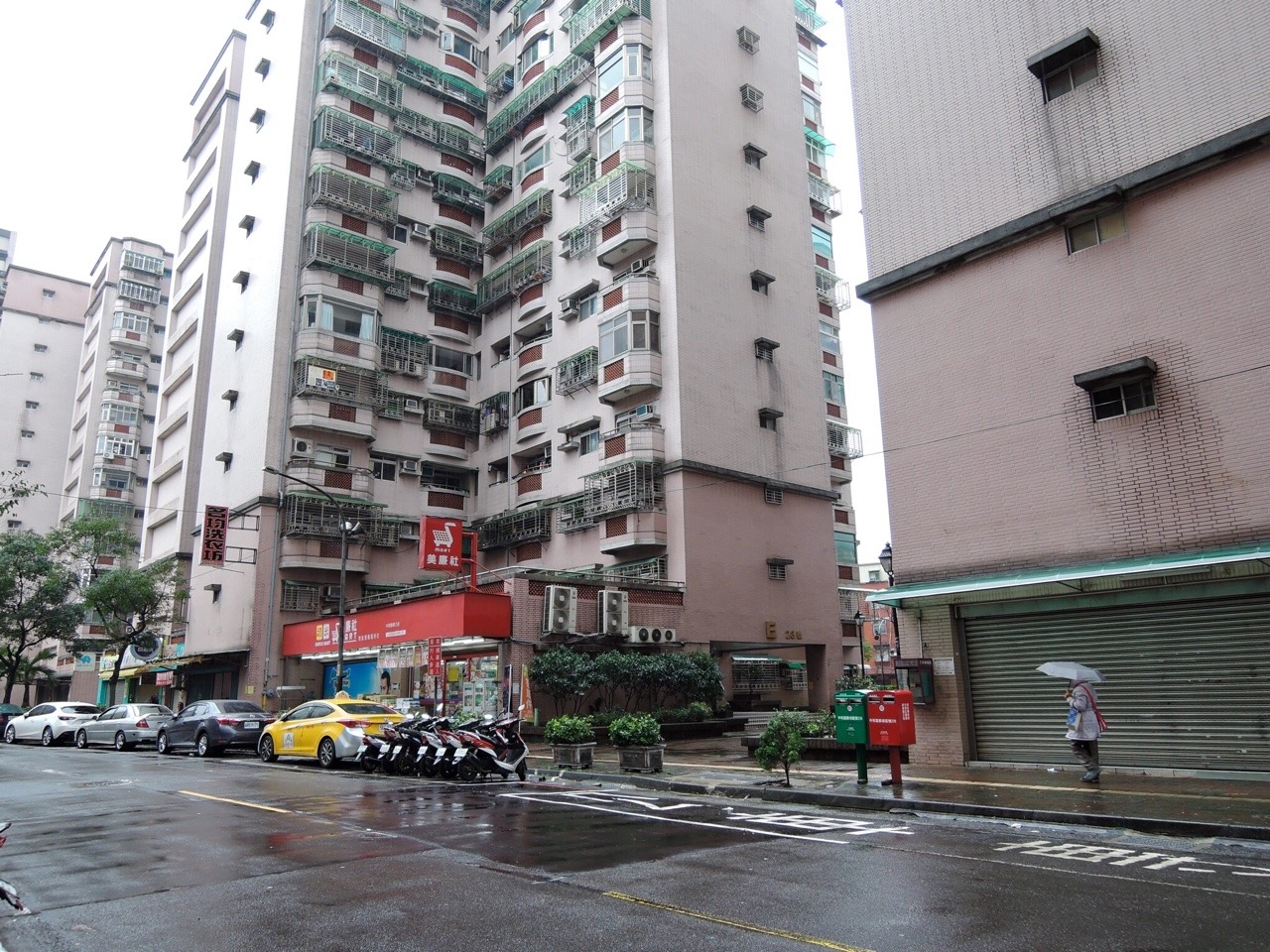 Archillect ID 383785