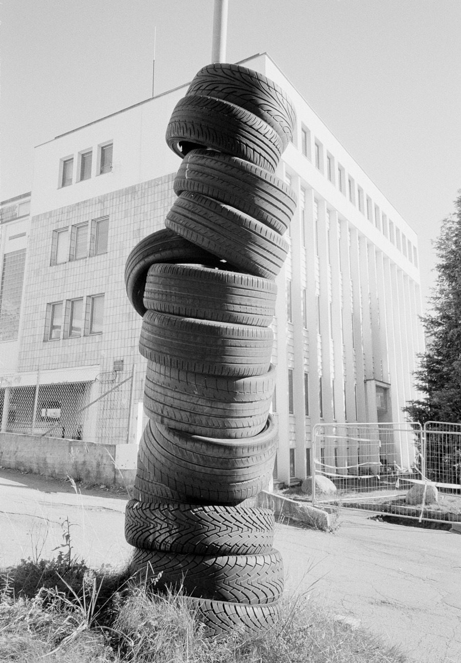 Archillect ID 383874