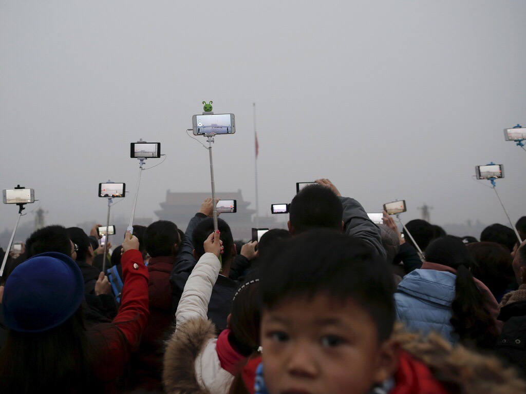 Archillect ID 383948