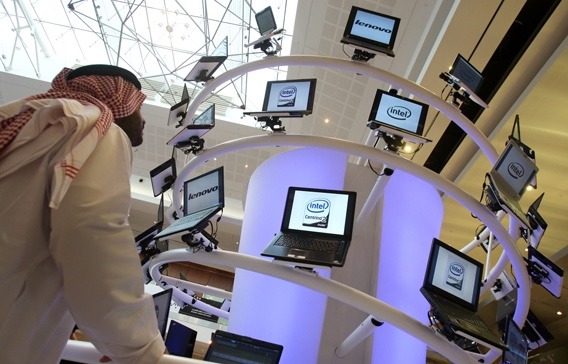 Archillect ID 383990