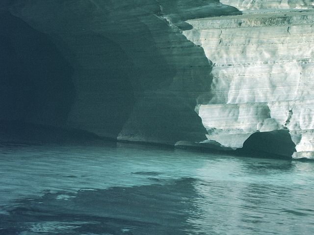 Archillect ID 384000