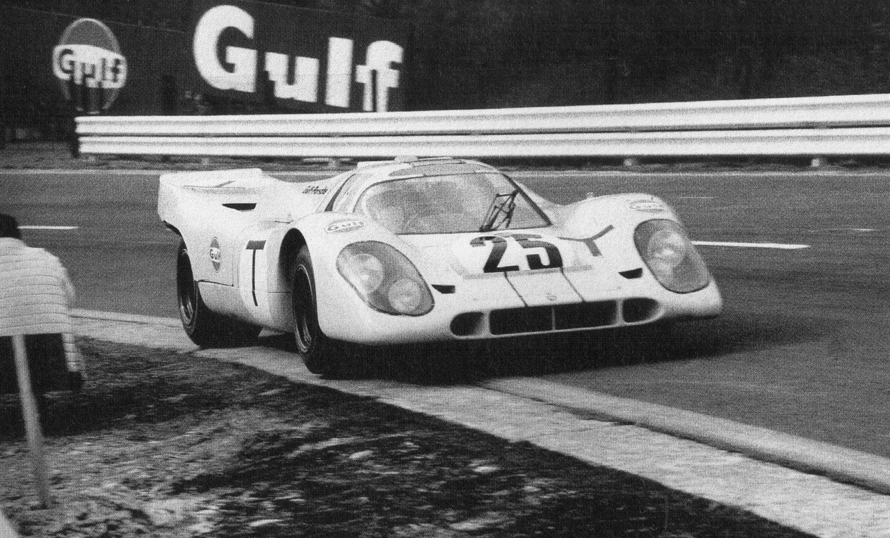 Archillect ID 384109