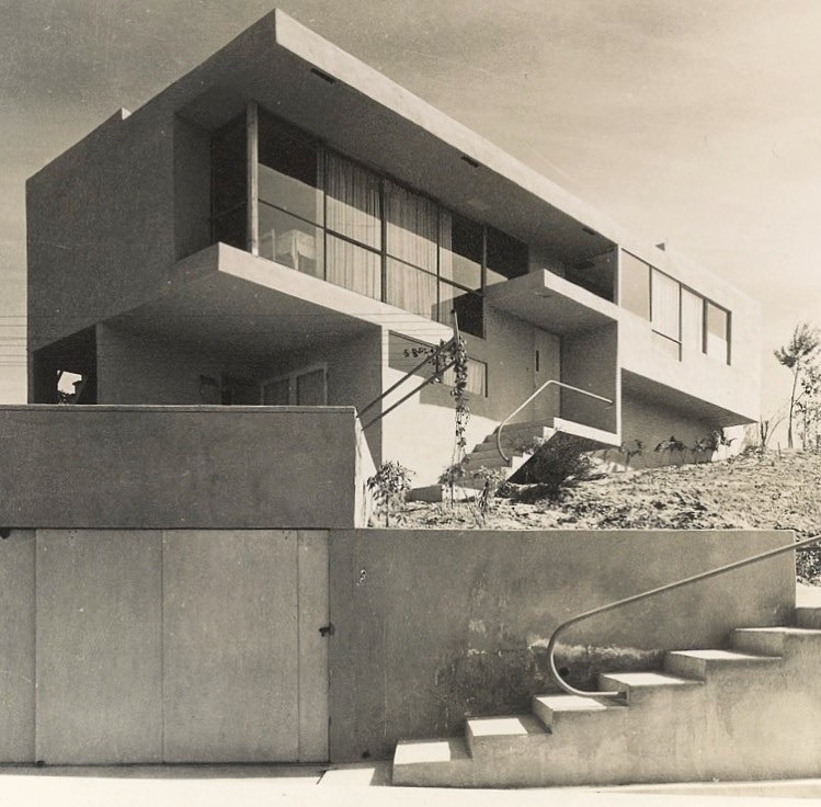 Archillect ID 384196