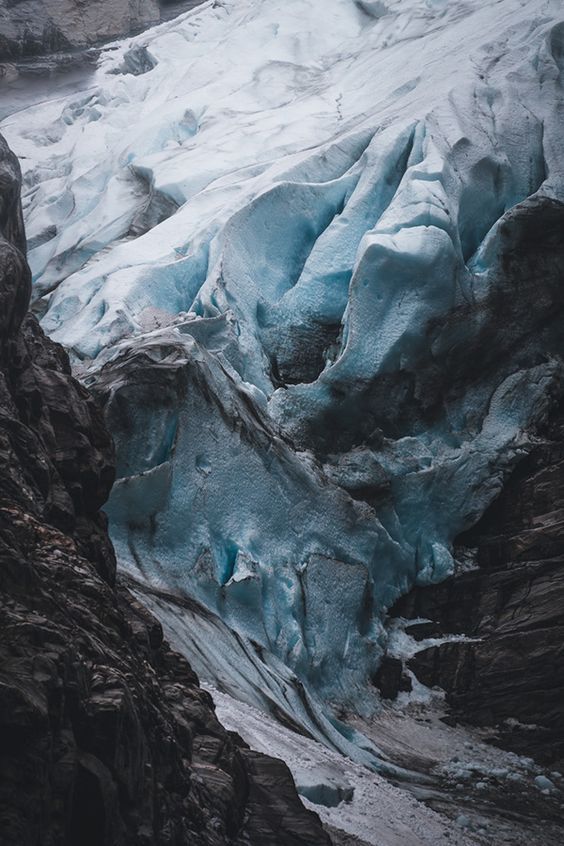 Archillect ID 384218