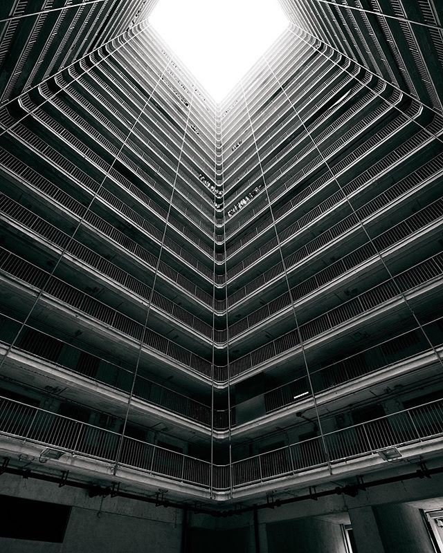 Archillect ID 384329