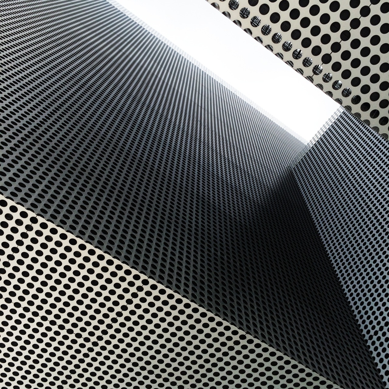 Archillect ID 384332