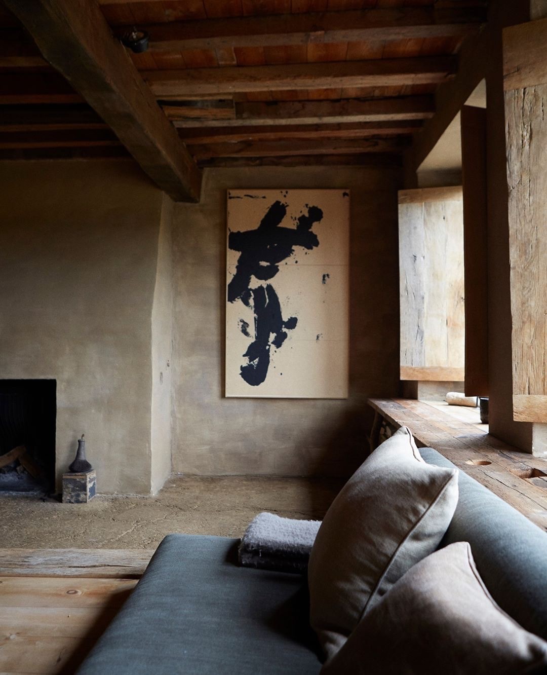 Archillect ID 384345