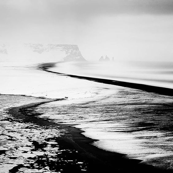 Archillect ID 384464