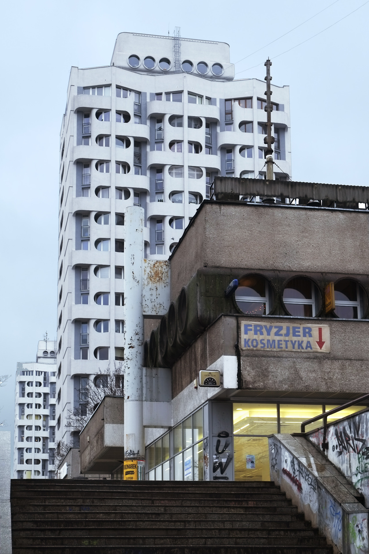 Archillect ID 384515