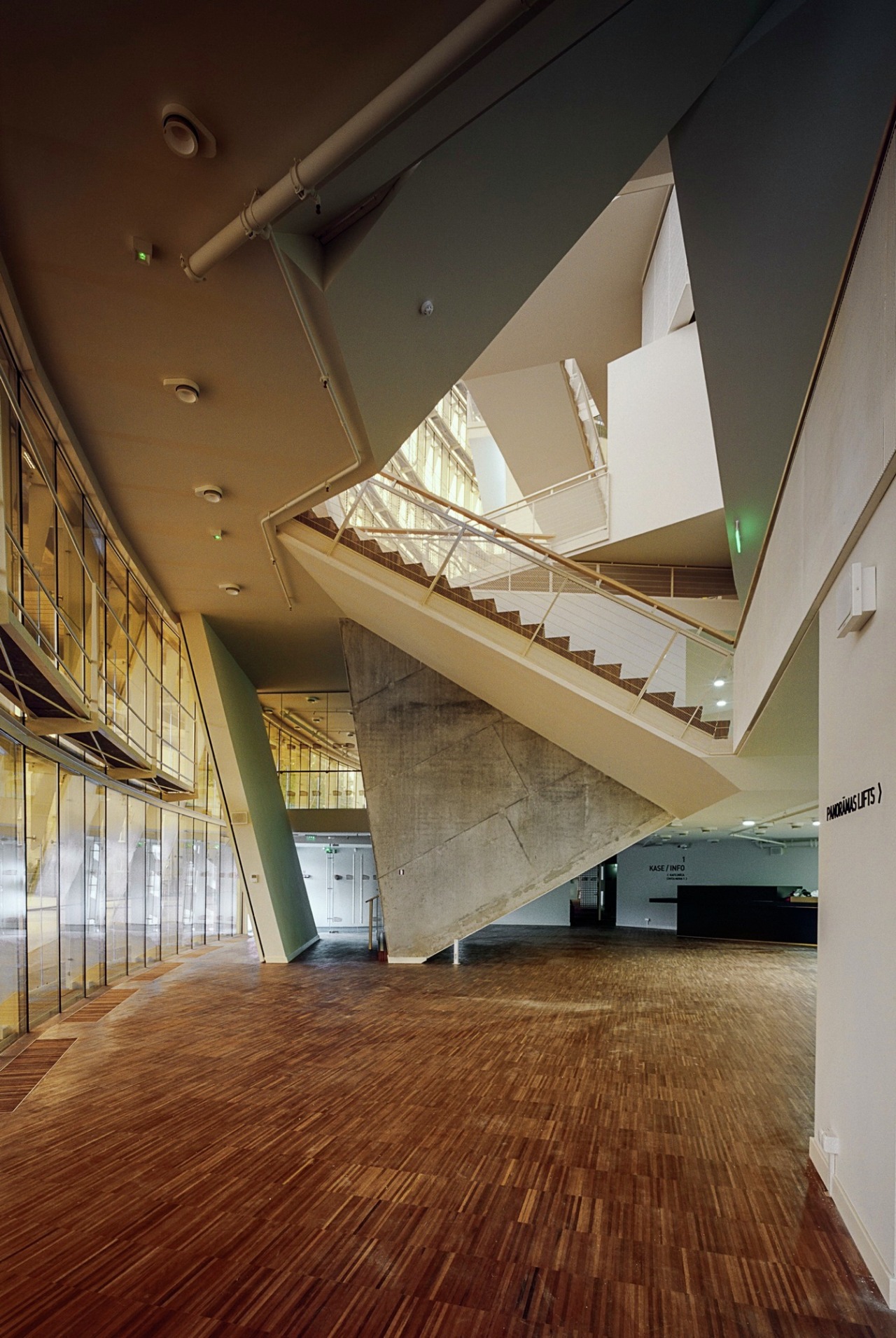 Archillect ID 384530