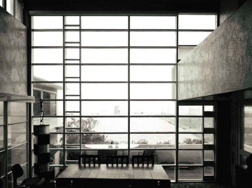 Archillect ID 384547