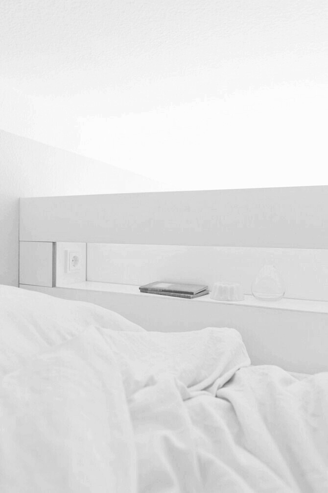 Archillect ID 384557