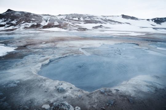 Archillect ID 384754