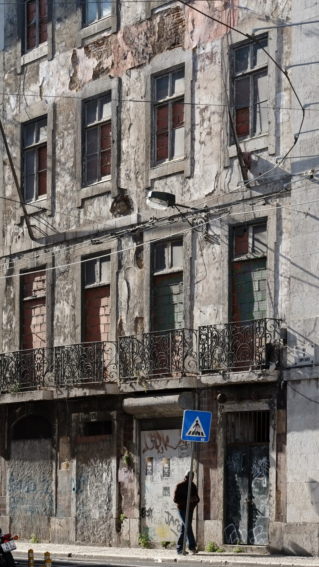 Archillect ID 384763