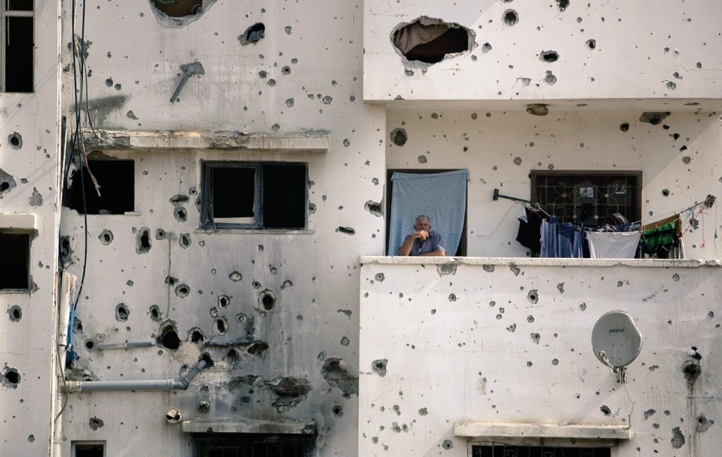 Archillect ID 384854