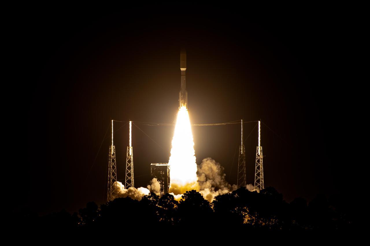 Archillect ID 385016