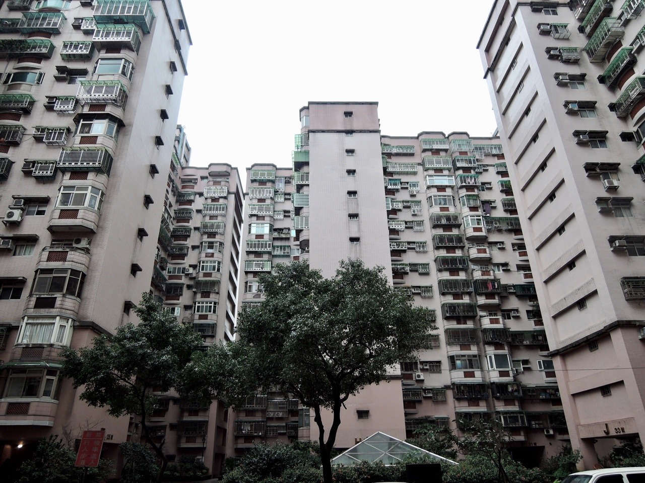 Archillect ID 385098