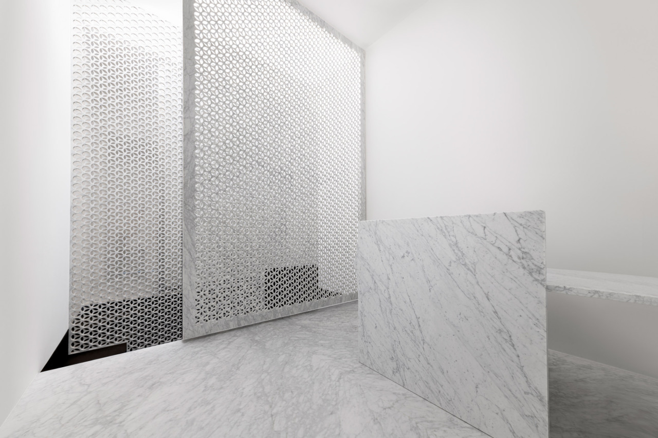 Archillect ID 385127