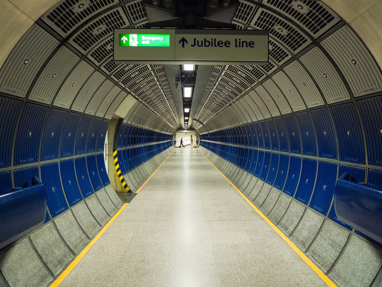 Archillect ID 385176