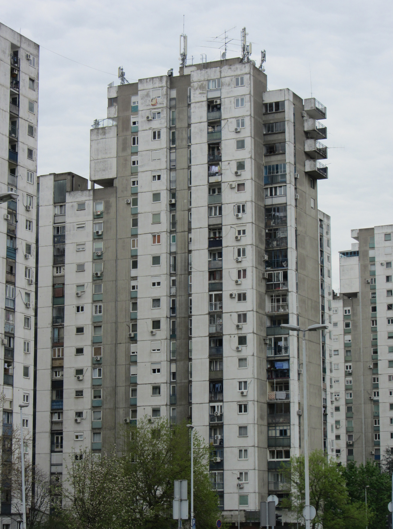 Archillect ID 385181