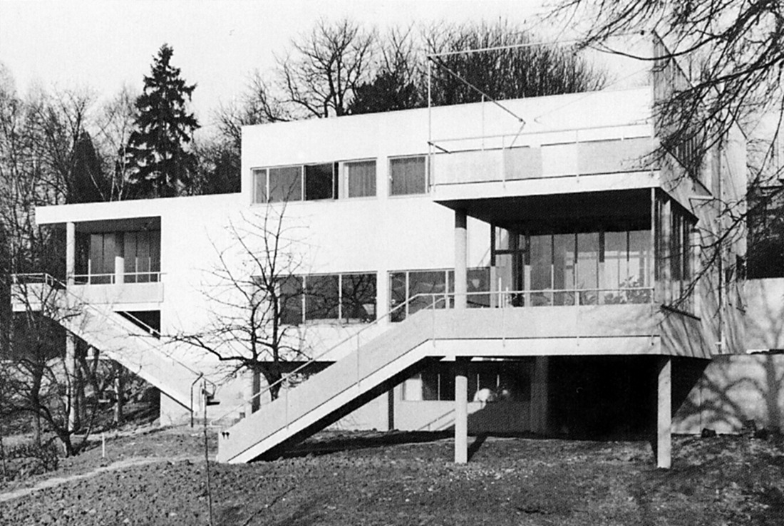 Archillect ID 385237