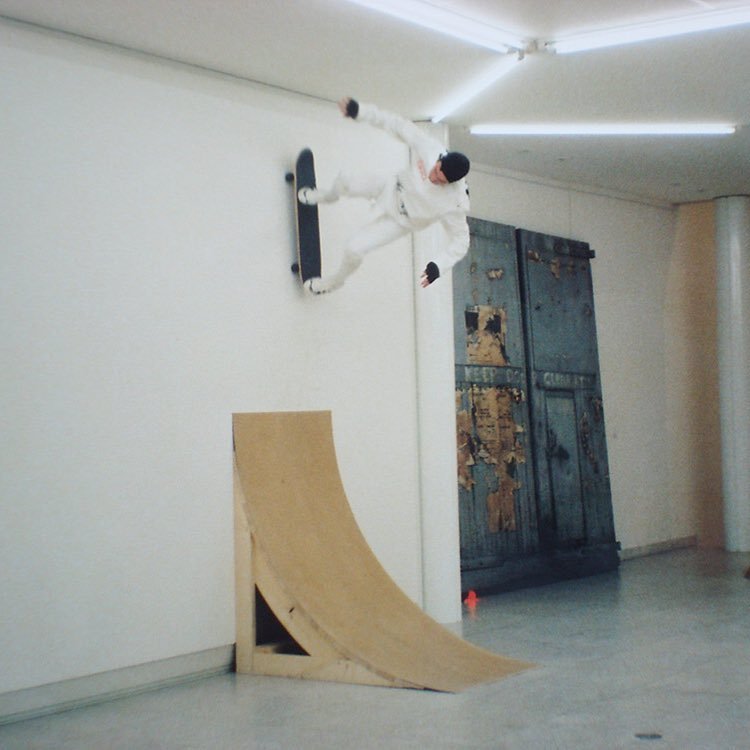 Archillect ID 385246