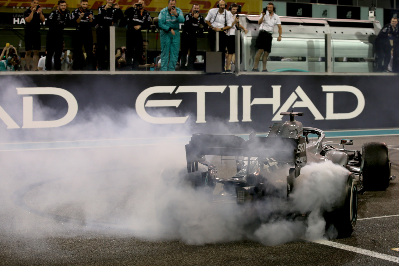 Archillect ID 385277