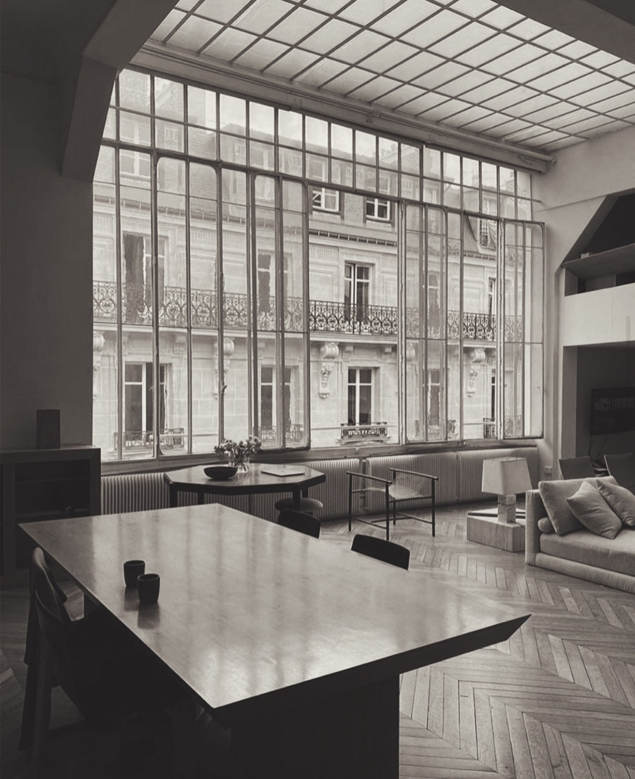 Archillect ID 385305