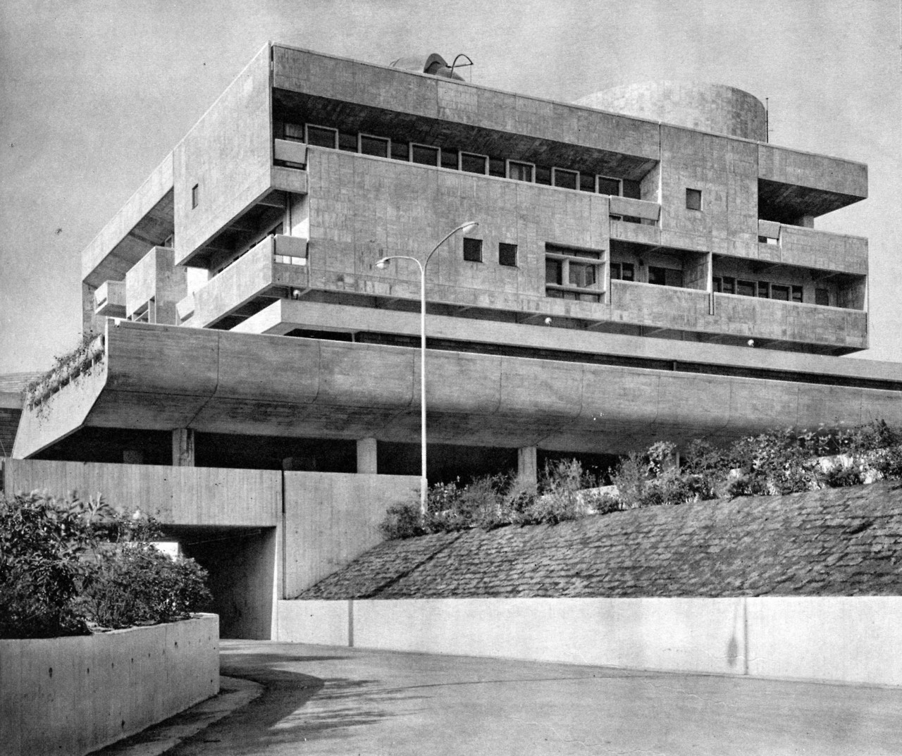 Archillect ID 385501