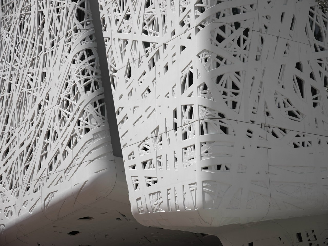 Archillect ID 385532