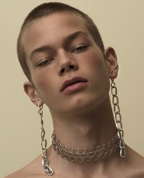 Archillect ID 385546